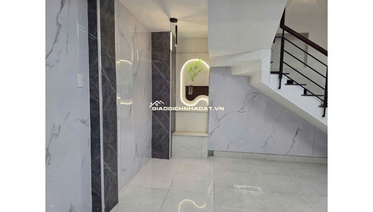 NHÀ ĐẸP 5 TẦNG HXH ĐƯỜNG LẠC LONG QUÂN, Q11 - GIÁ CHÍNH CHỦ